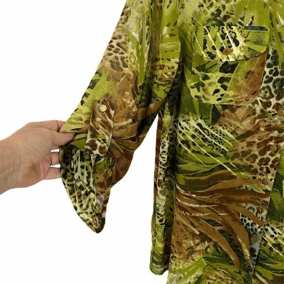 Sunny Leigh Safari Animal Print Graphic Button Down Sheer Blouse Size Medium - Picture 3 of 4